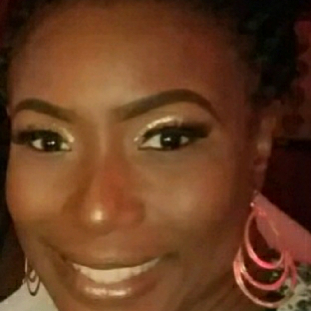 Meet your Posher, Simone